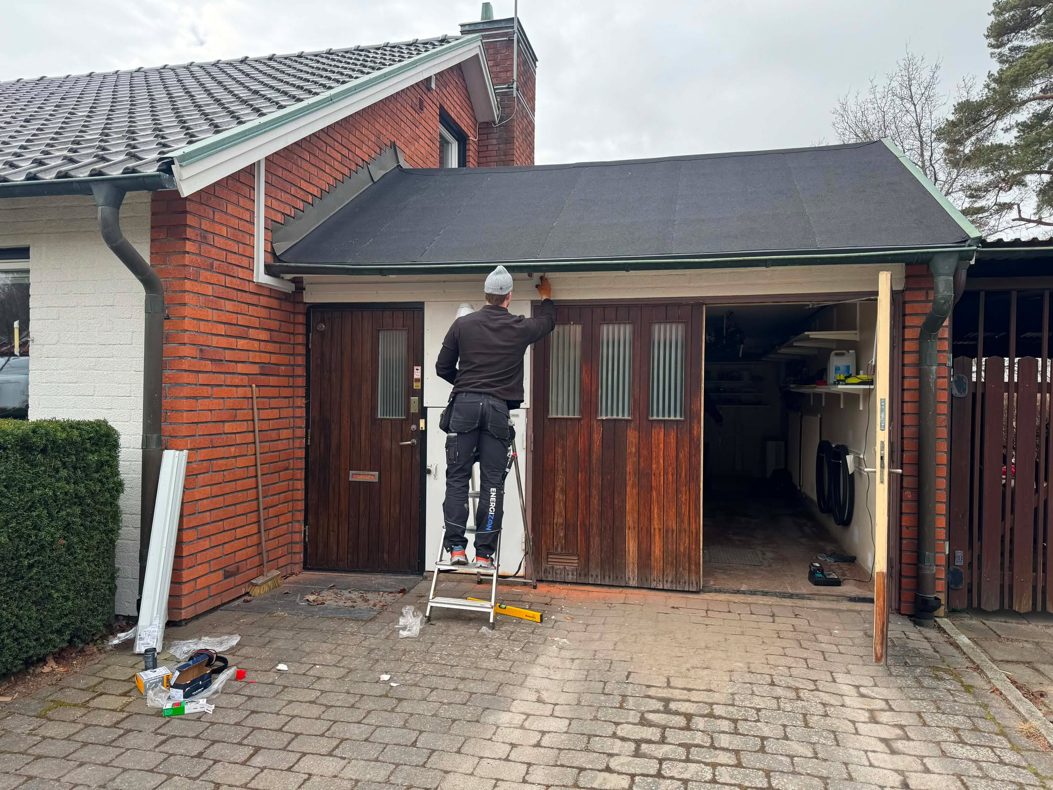 montera solceller linköping energizon batterier stödtjänster
